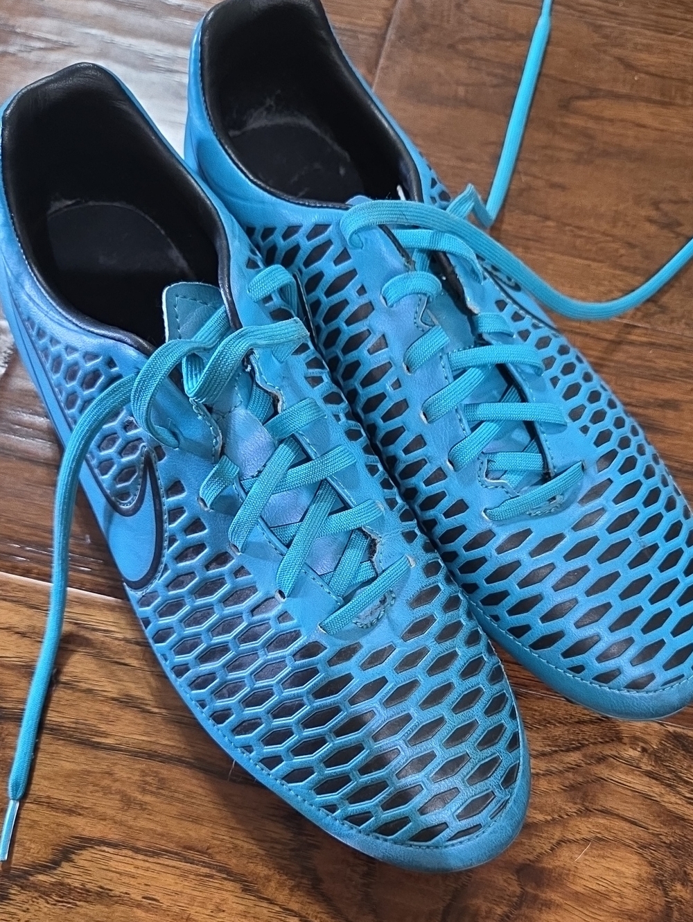 Nike Magista soccer cleats US 10
